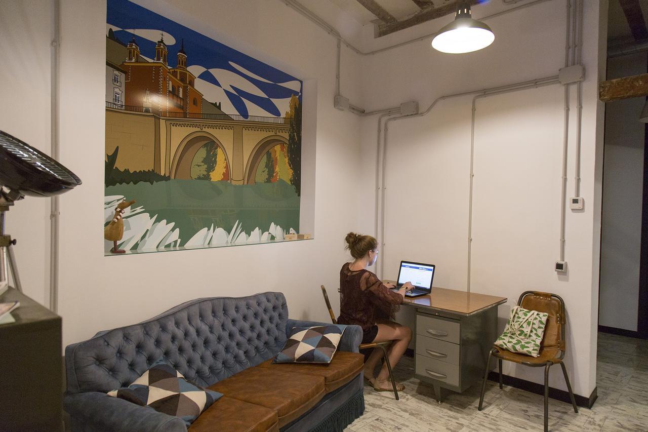 Green River Hostel Куенка Екстер'єр фото